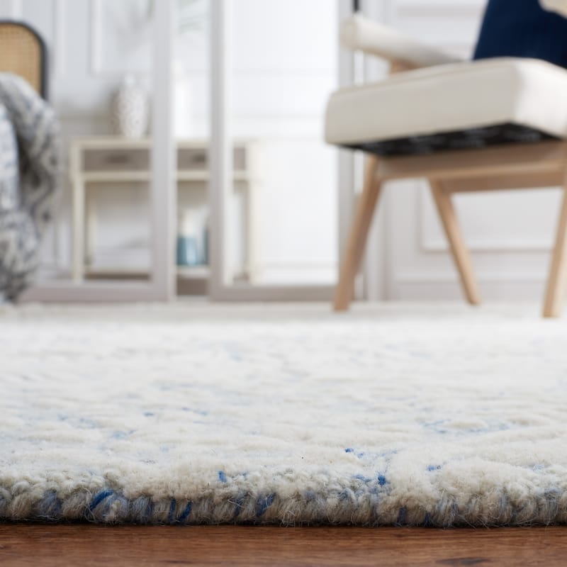 SAFAVIEH Handmade Metro Rakhee French Country Wool Rug