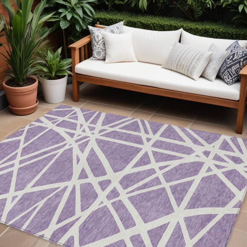 HomeRoots Geometric Transitional Rectangle Outdoor Rug - 10' X 14'