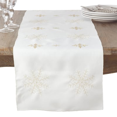 Table Runner With Snowflake Design