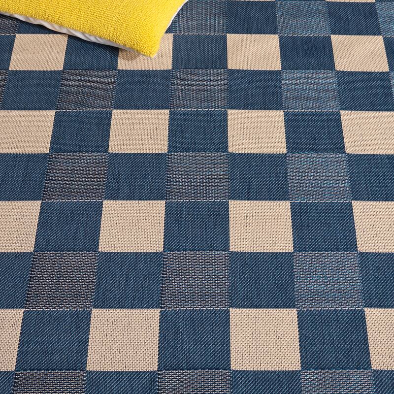SAFAVIEH Courtyard Meryem Indoor/Outdoor Washable Backyard Patio Rug