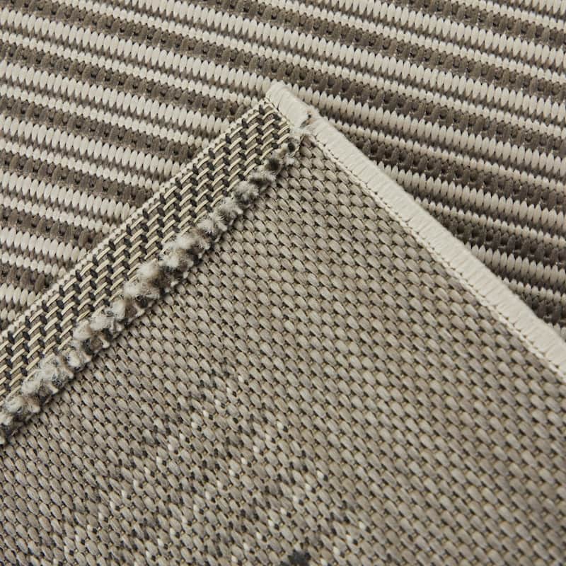 Helidon Modern Geometric Indoor/Outdoor Area Rug