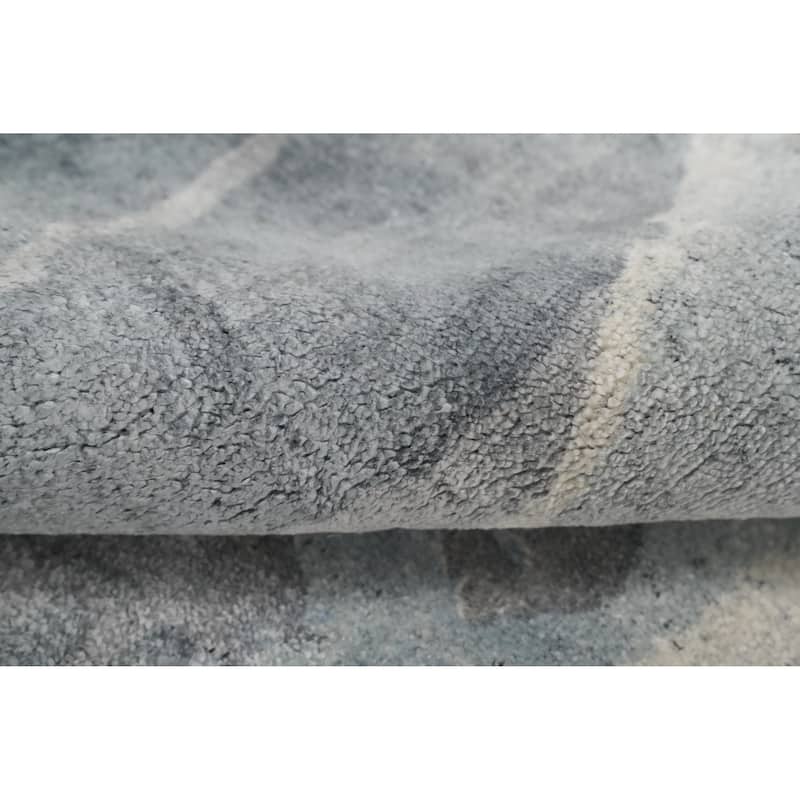 Hand Knotted Oriental Viscose Silk Carpet Modern Animal Pictorial Greys & Charcoal Abstract Area Rug - 7' 7'' X 5' 8''