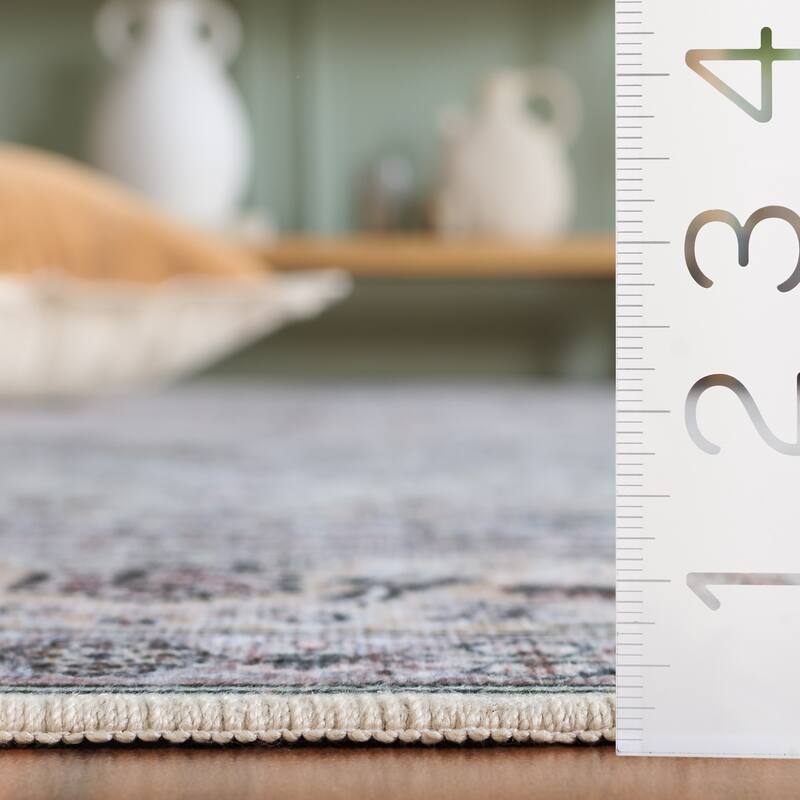 SAFAVIEH Tucson Renda Machine Washable & Slip Resistant Rug