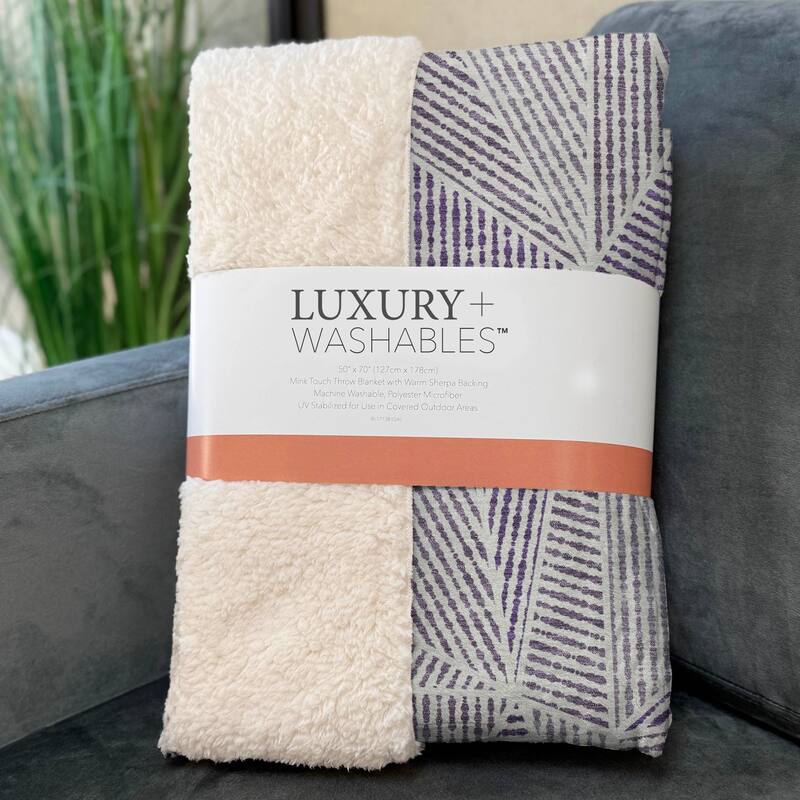 Premium Machine Washable Modern Geo Sherpa Throw Blanket
