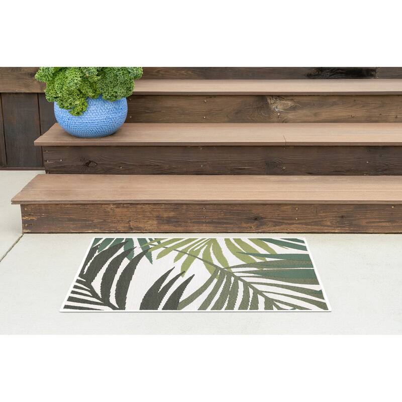 Sizzling Nautical & Coastal Floral & Botanical Indoor/Outdoor Area Rug - 2' x 3' - Cream/Green