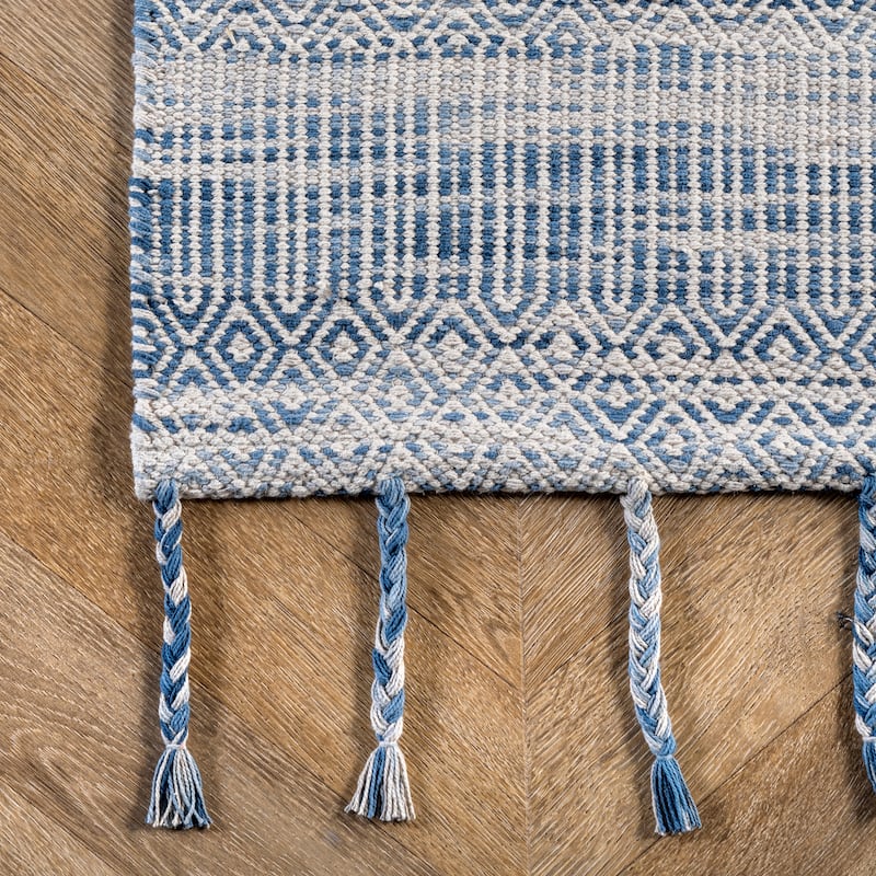 Nuloom Diem Geometric Cotton Tassel Area Rug