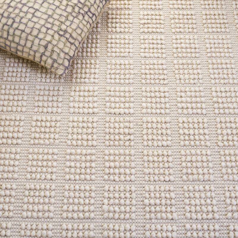 SAFAVIEH Handmade Natura Mysie Raised Textured Wool Blend Rug