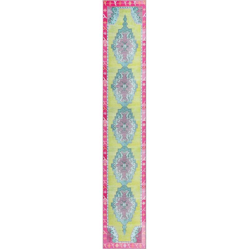 Traditional Rine Collection Area Rug