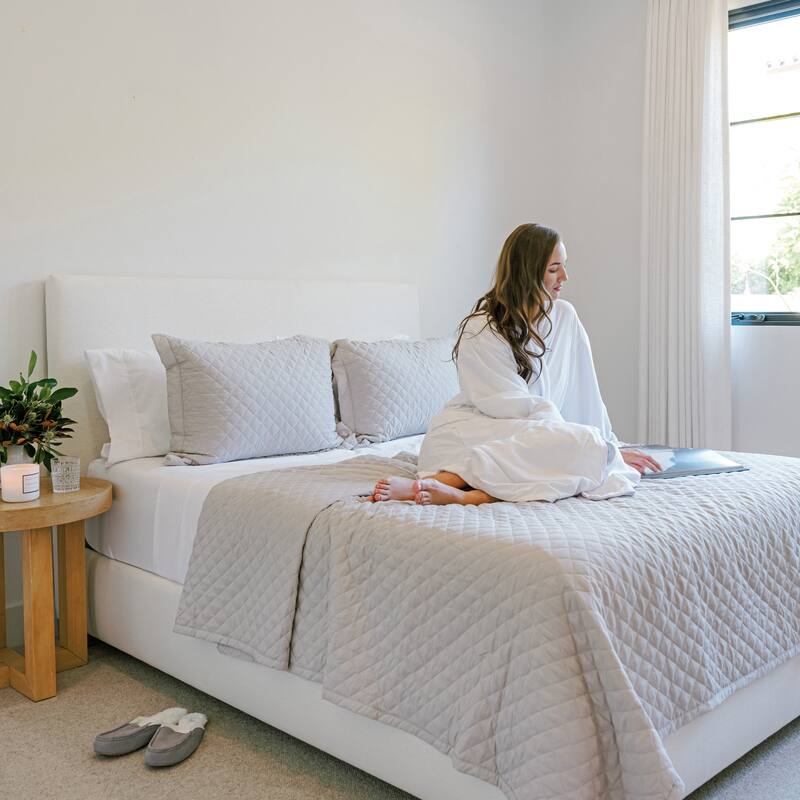 Jennifer Adams Diamond Blanket/Coverlet - Linen - King