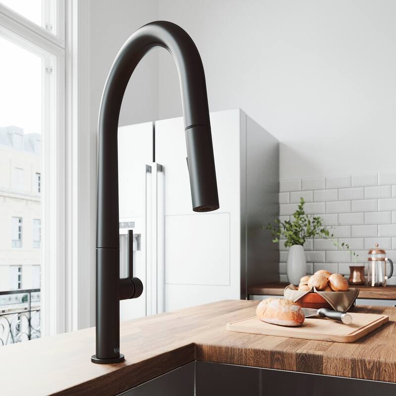 VIGO Greenwich 18" H Single Handle Pull-Down Sprayer Kitchen Faucet