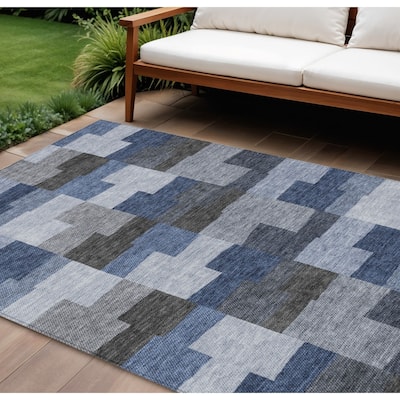HomeRoots Geometric Transitional Rectangle Outdoor Rug