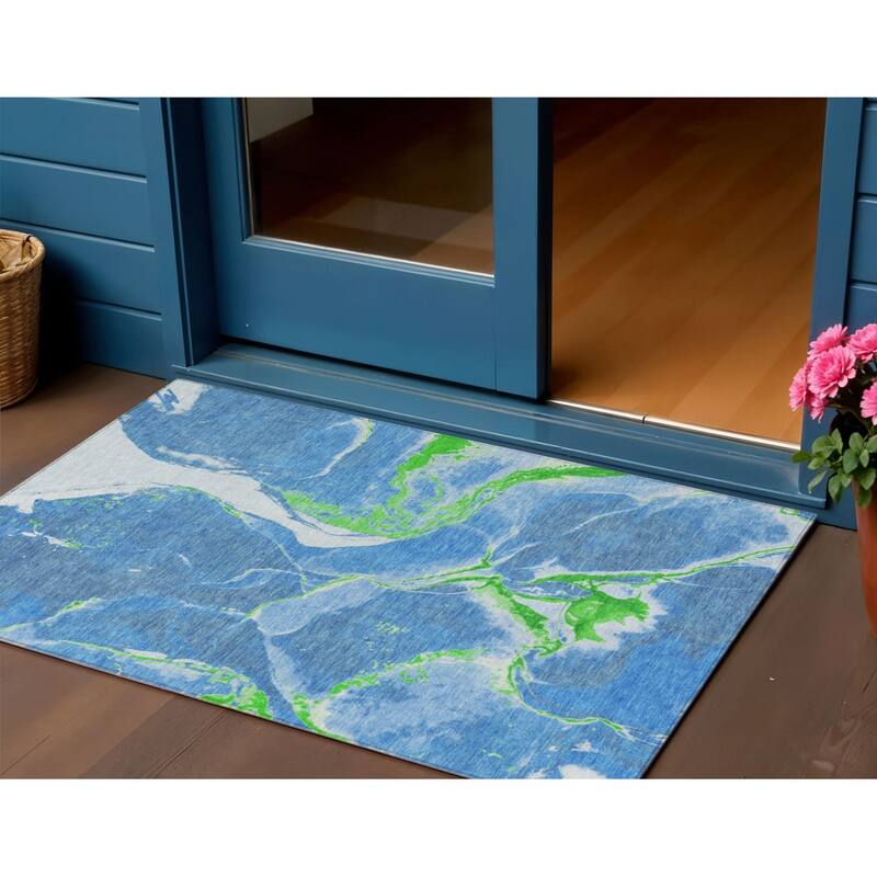 HomeRoots Abstract Transitional Rectangle Outdoor Rug - 3' x 5'