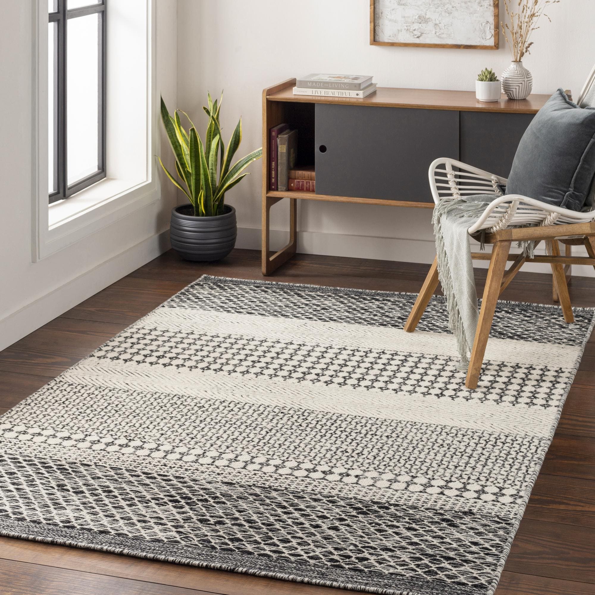 Livabliss Casual Mardin Diamond Area Rug