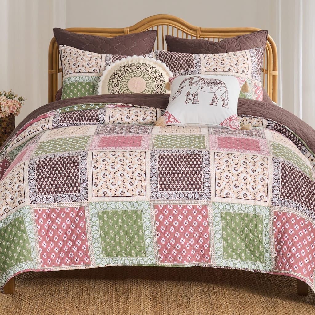 Greenland Home Fashions Priya Vintage Boho Patchwork Print Quilt Set