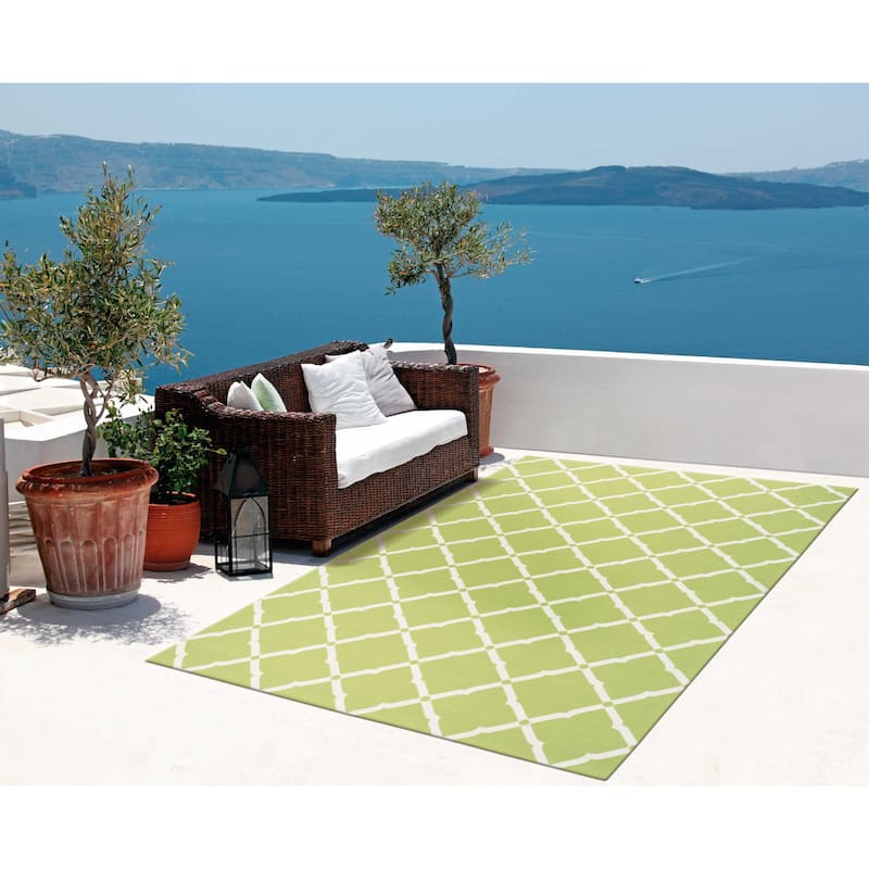 Nedonna Geometric Diamonds Indoor/ Outdoor Area Rug by Havenside Home