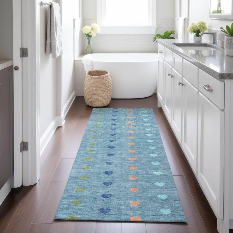 Machine Washable Indoor/ Outdoor Modern Hearts Chantille Rug