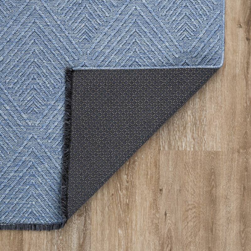 Alameda Solid Color Chevron Machine Washable Indoor Area Rug