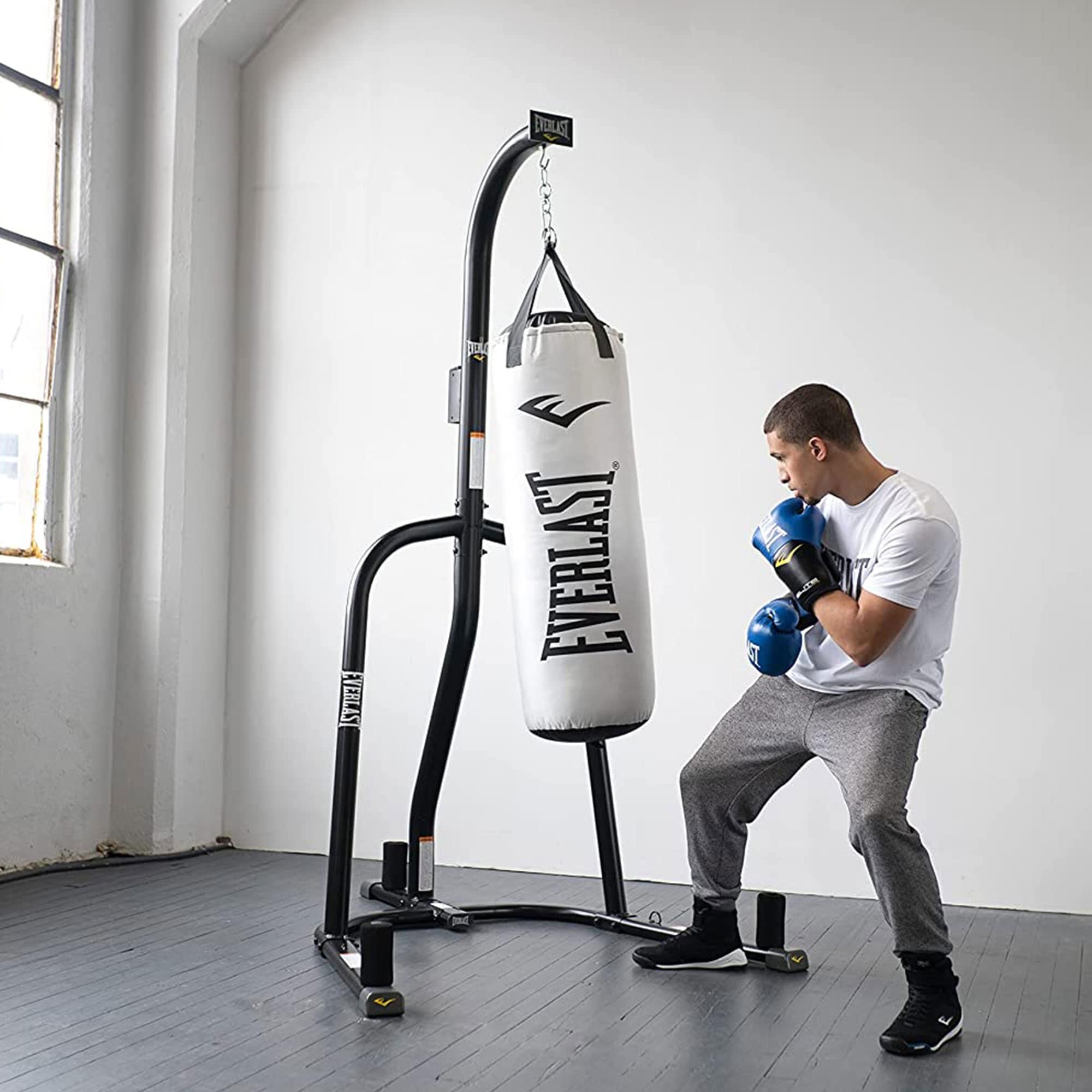Everlast Single Station 100 Pound Punching Bag Stand and Nevatear