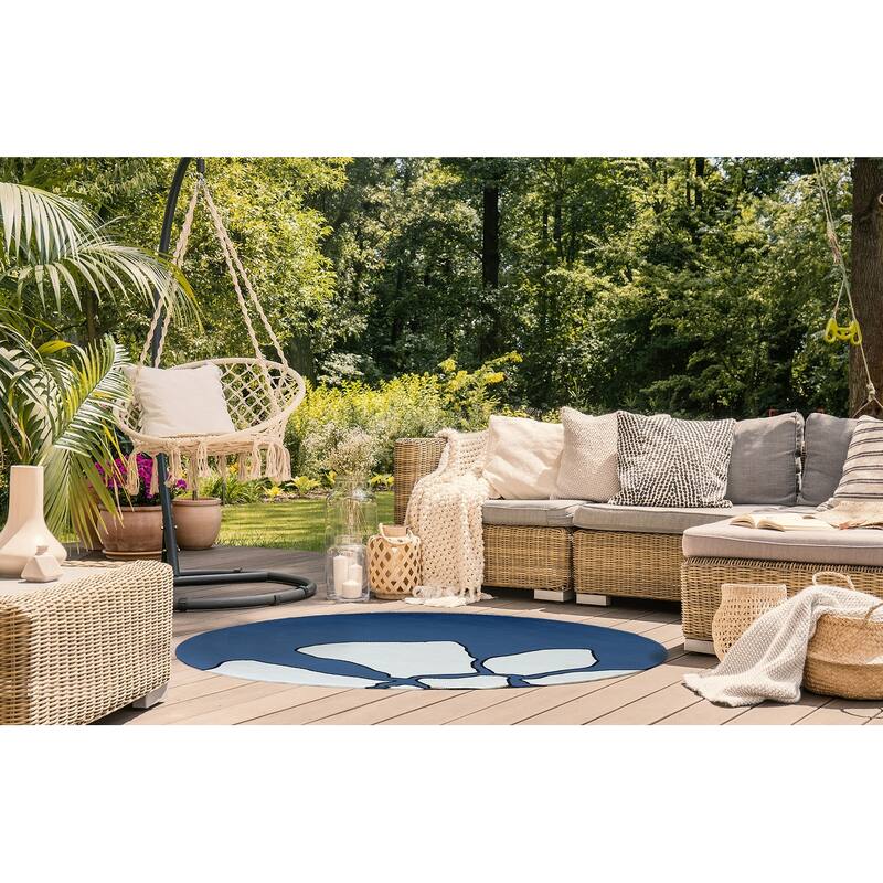 Petal Lines Spring Chenille Indoor/Outdoor Rug