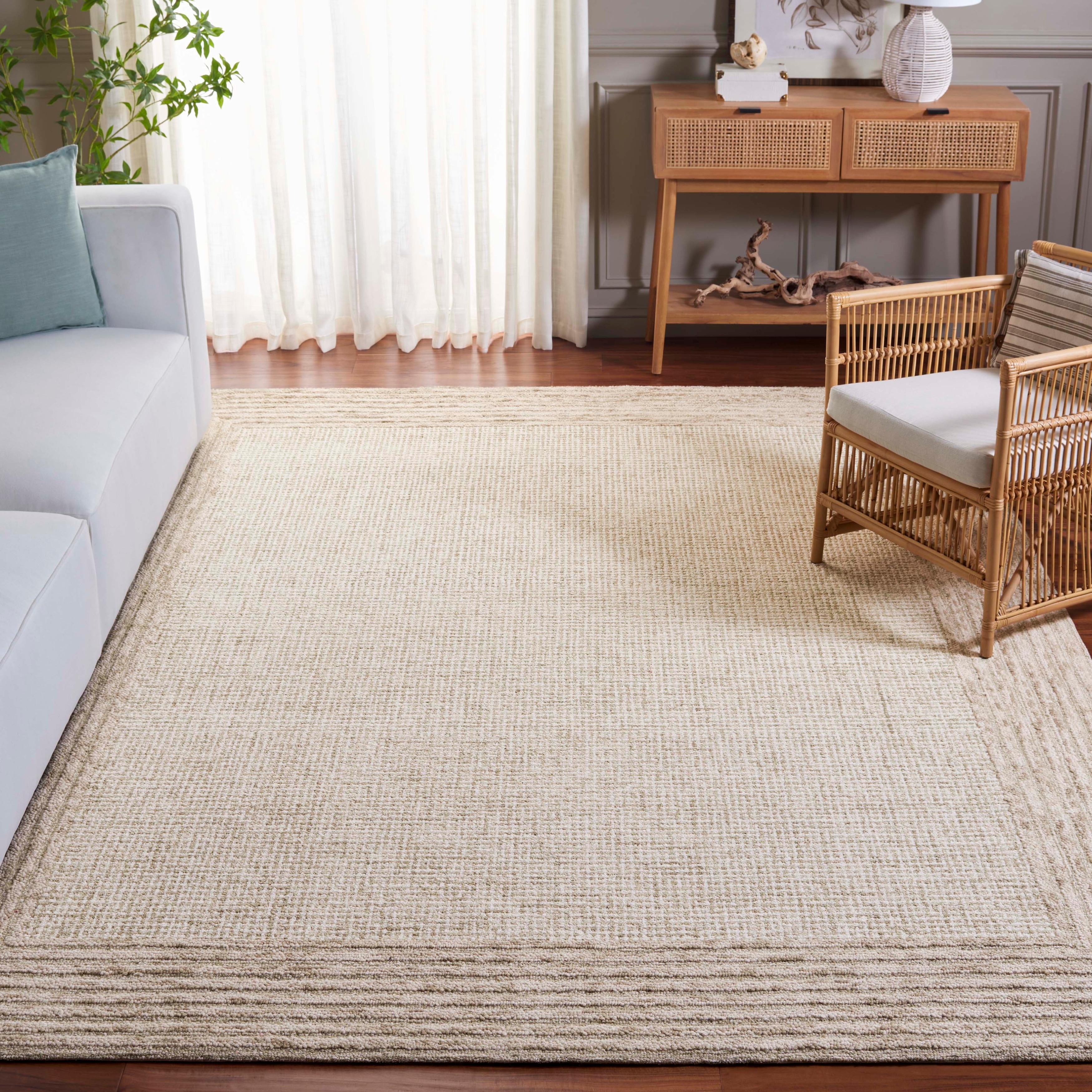 SAFAVIEH Handmade Ebony Dorith Border Wool Rug - Overstock - 42541892