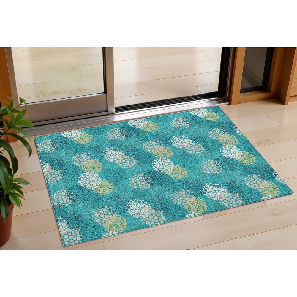 HomeRoots Polka Dot Transitional Rectangle Outdoor Rug