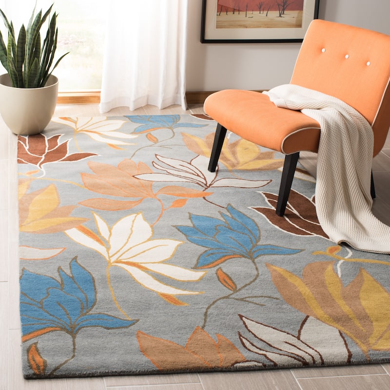 SAFAVIEH Handmade Soho Siobhan Floral N.Z. Wool Rug - 3'6" x 5'6" - Blue/Multi