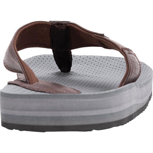 muk luks men's mason flip flops