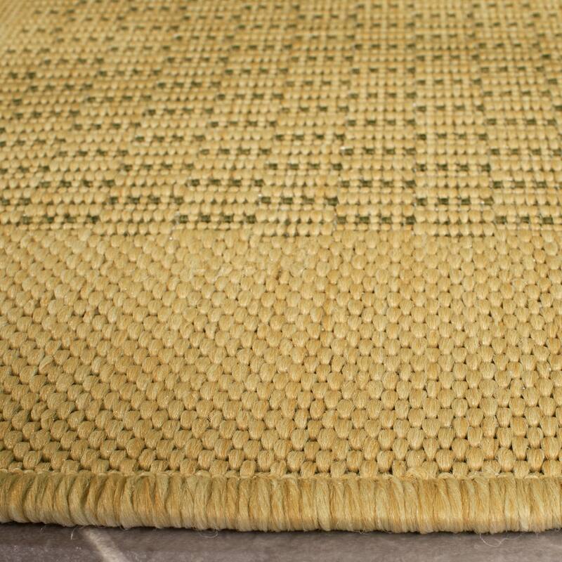 SAFAVIEH Courtyard Shirlee Indoor/ Outdoor Waterproof Patio Backyard Rug