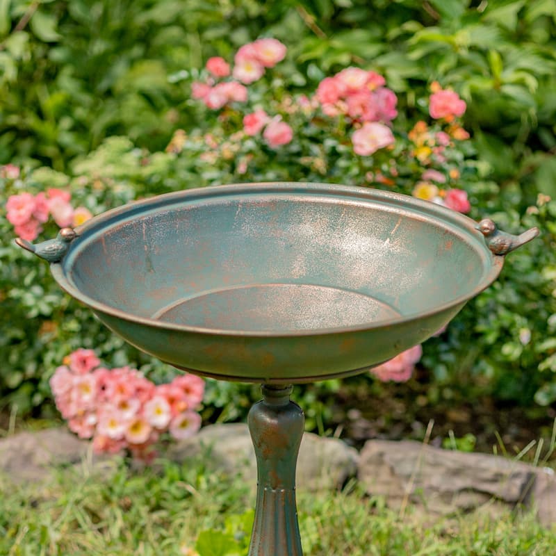 Pedestal Birdbath with Little Bird Detail