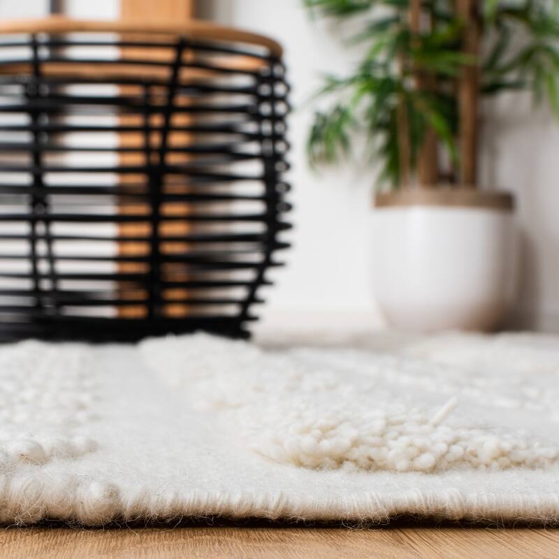 SAFAVIEH Handmade Natura Deniece Wool Rug