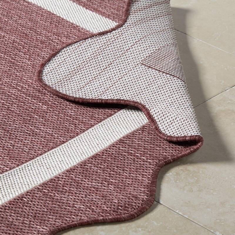 Livabliss Miami Beach Traditional Indoor / Outdoor Area Rug