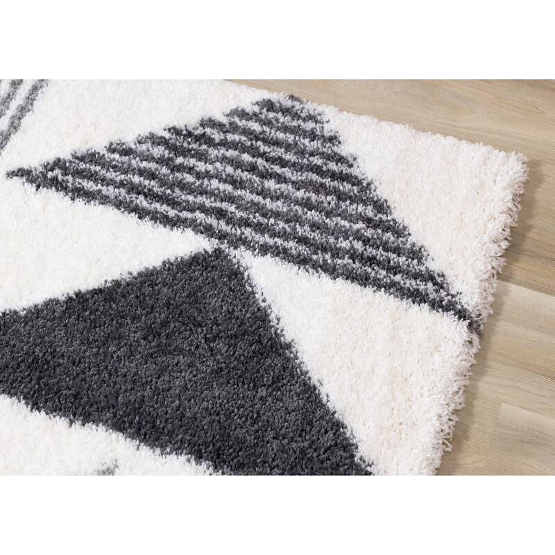 Fairmont Collection - White/Gray Striped Triangles Rug