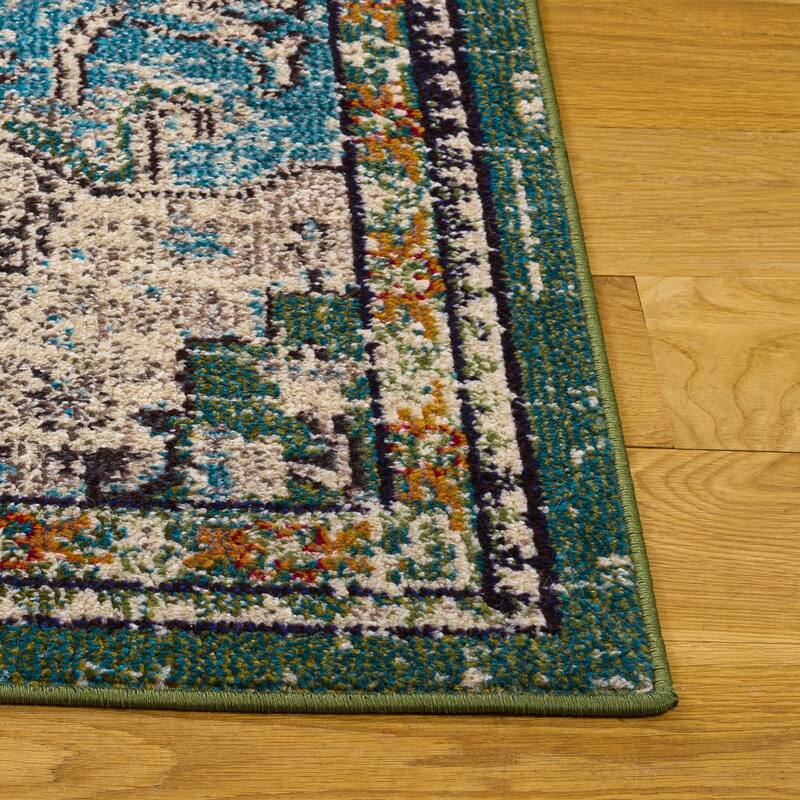 SAFAVIEH Madison Katelijne Boho Medallion Distressed Area Rug