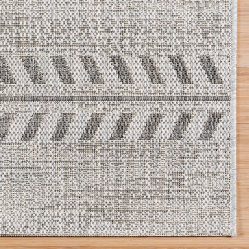 Gertmenian Solterra Modern Casual Lodge Weather Resistant Polypropylene Flatweave Indoor/ Outdoor Area Rug Collection - Vista Grey - 2'2"x6'