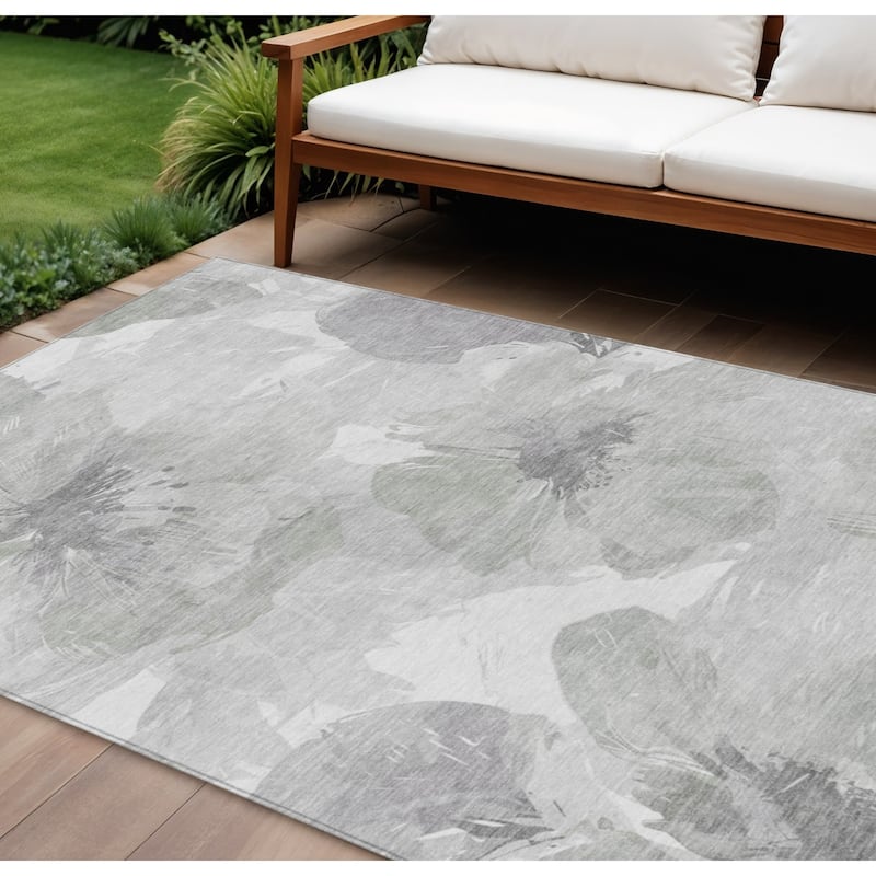 HomeRoots Floral Transitional Rectangle Outdoor Rug - 9' X 12'