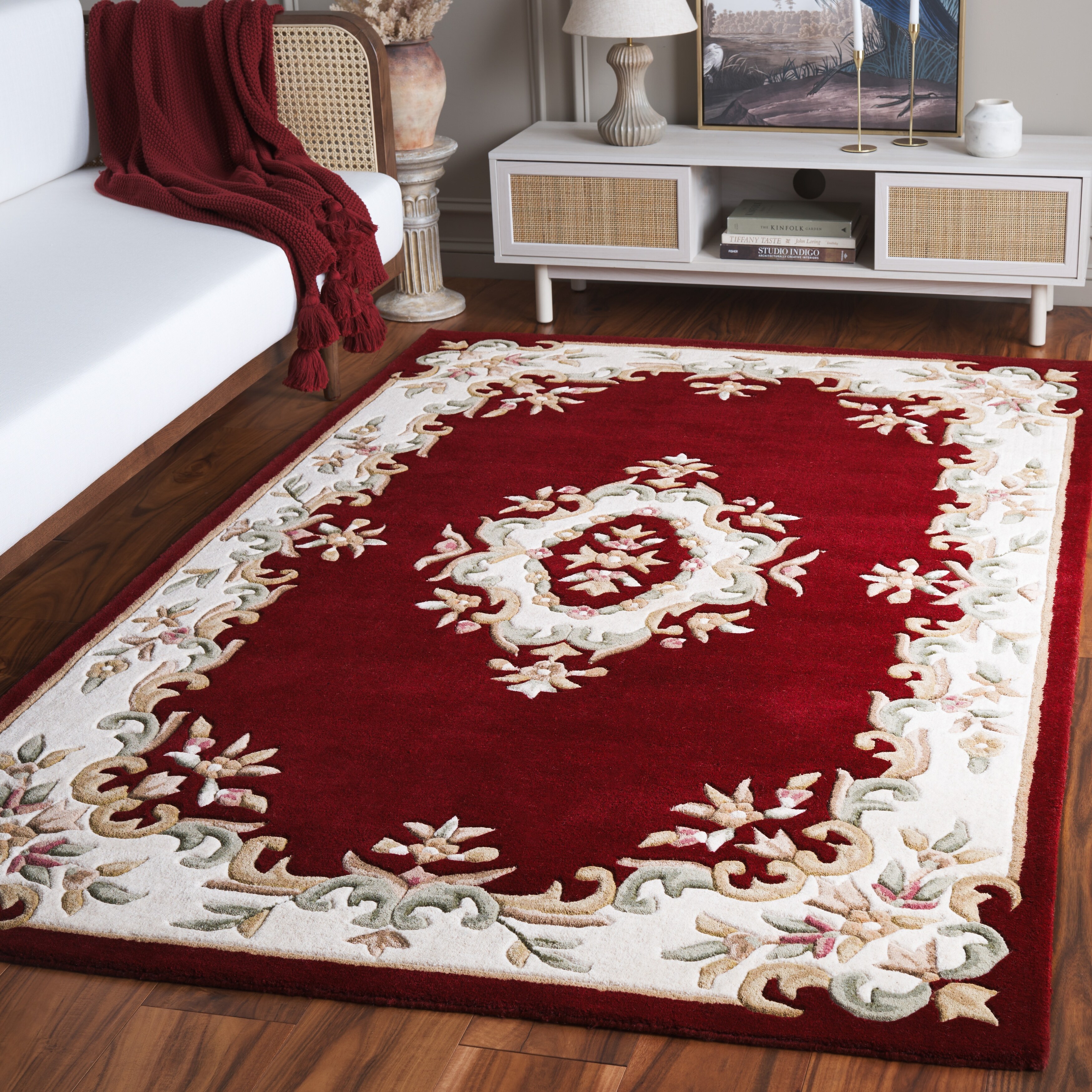 SAFAVIEH Handmade Aubusson Hale Traditional Wool Rug. - On Sale