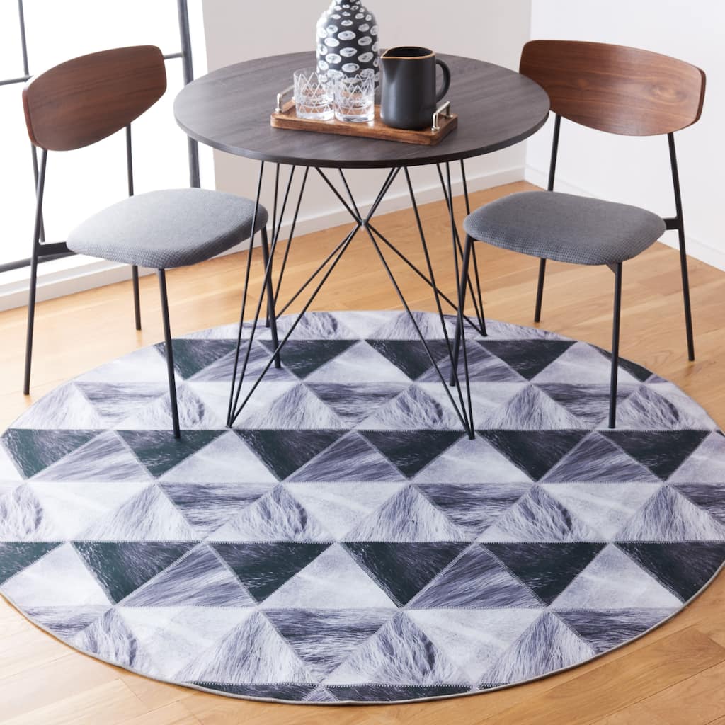 SAFAVIEH Faux Hide Alane Rustic Rug - 6' Round