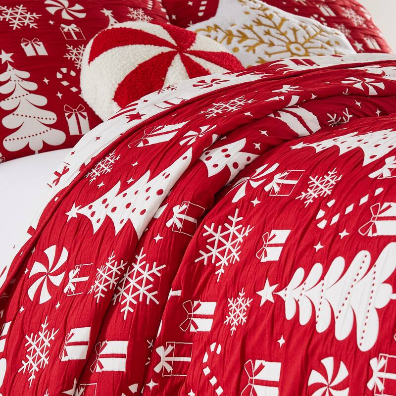 Daru 3 Piece King Quilt Set, Red and White Polyester, Christmas Theme