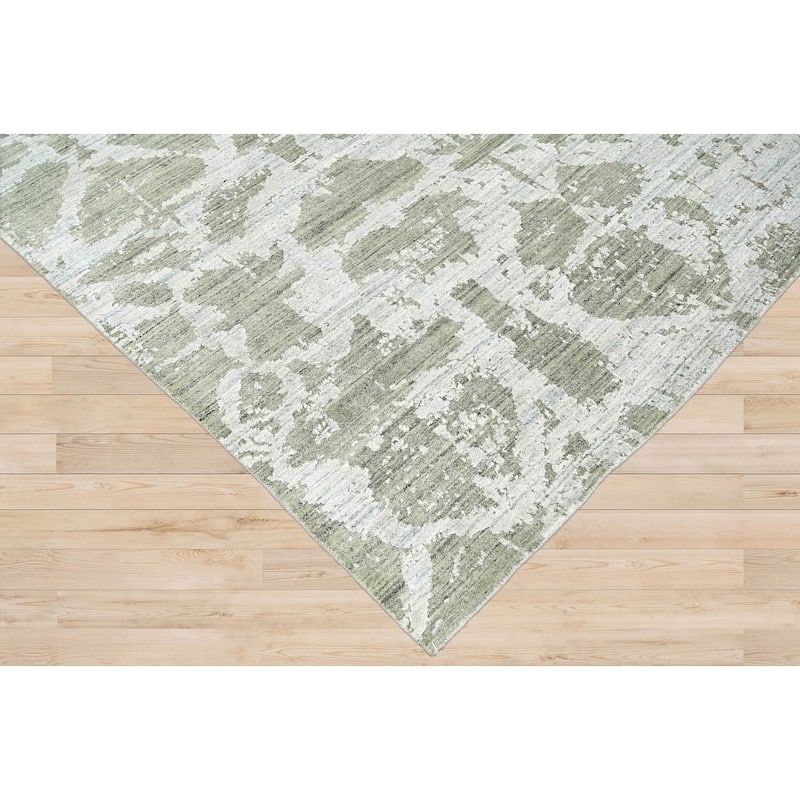 Hand Knotted Gray,Wool/Bamboo Silk Transitional Oriental Area Rug
