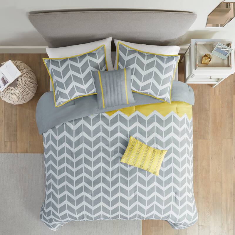 Elle Chevron 5-piece Comforter Set by Intelligent Design