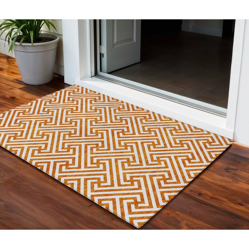 HomeRoots Geometric Transitional Rectangle Outdoor Rug - 3' x 5'