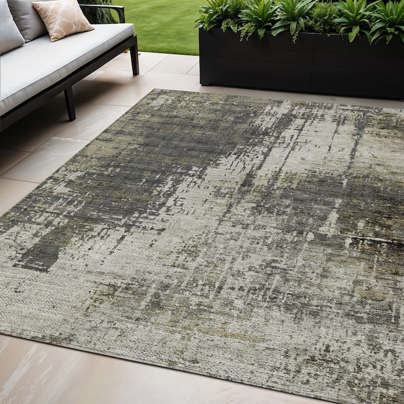 HomeRoots Abstract Transitional Rectangle Outdoor Rug - 5' X 8'
