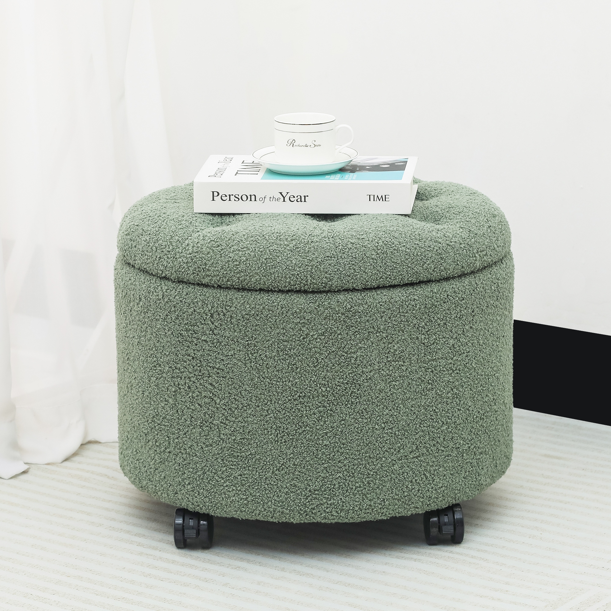 Storage pouffe top on wheels
