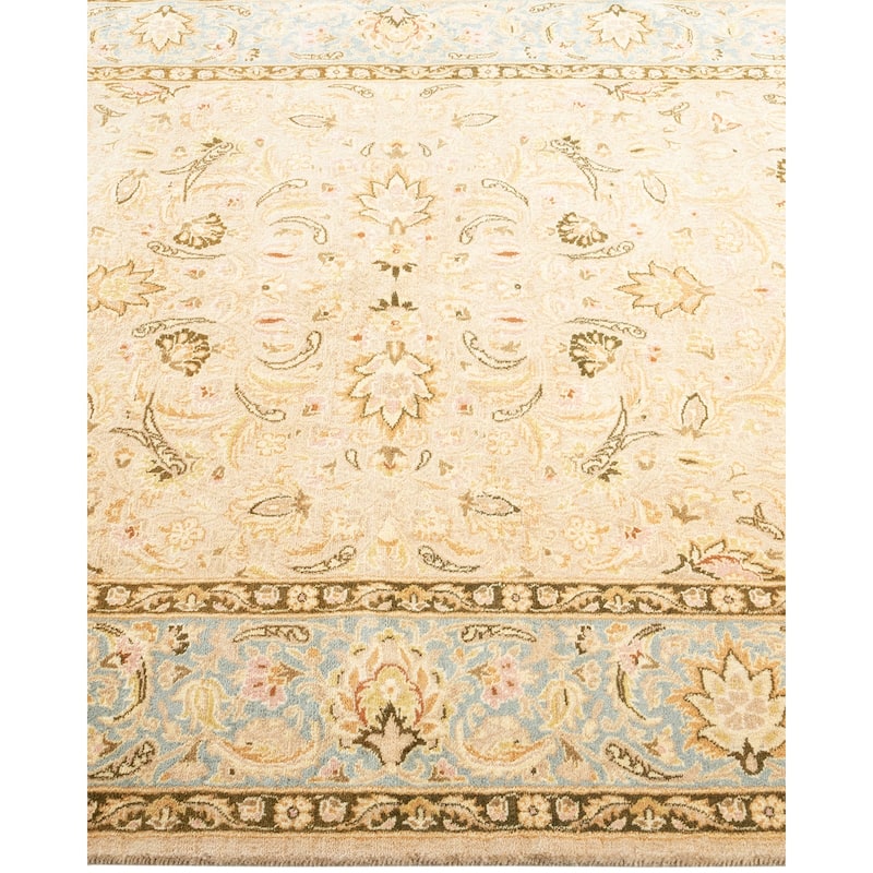 Overton Hand Knotted Wool Traditional Oriental Ivory Area Rug - 4' x 6'
