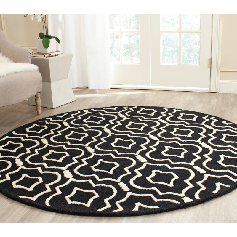 SAFAVIEH Handmade Cambridge Smaragda Modern Wool Rug - 6' Round - Black/Ivory