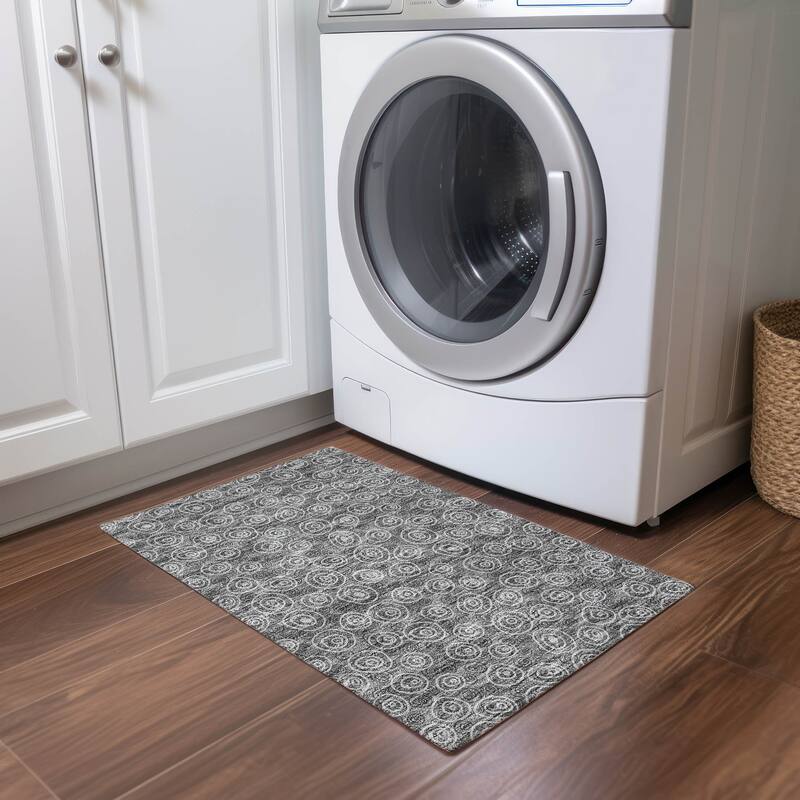 Machine Washable Indoor/ Outdoor Chantille Modern Bubbles Rug