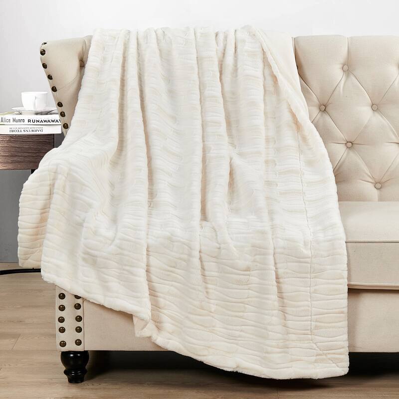 Home Soft Things Leaf Pattern FauxFur Throw Cozy Textured Blanket