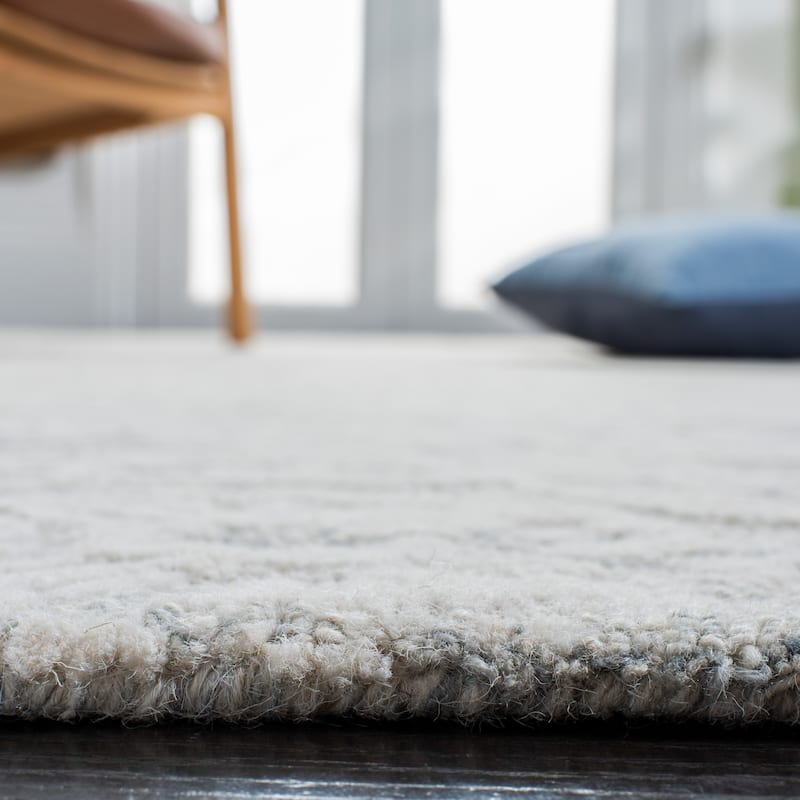 SAFAVIEH Handmade Metro Bhavani French Country Wool Rug