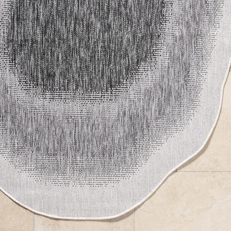 Livabliss Miami Beach Traditional Indoor/Outdoor Area Rug