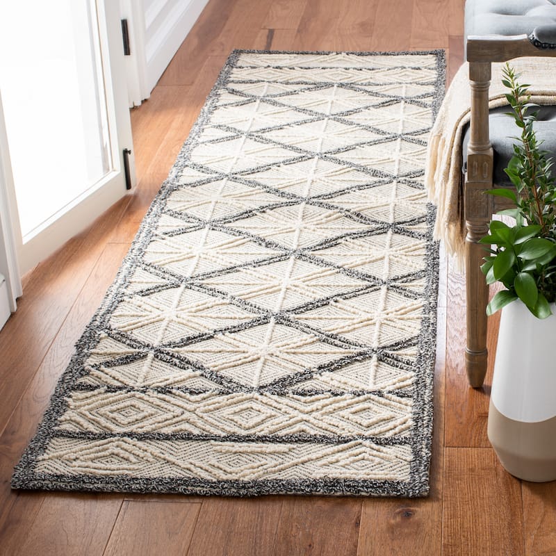 SAFAVIEH Handmade Trace Nichol Wool/ Viscose Rug - 2'3" x 8' Runner - Grey/Beige